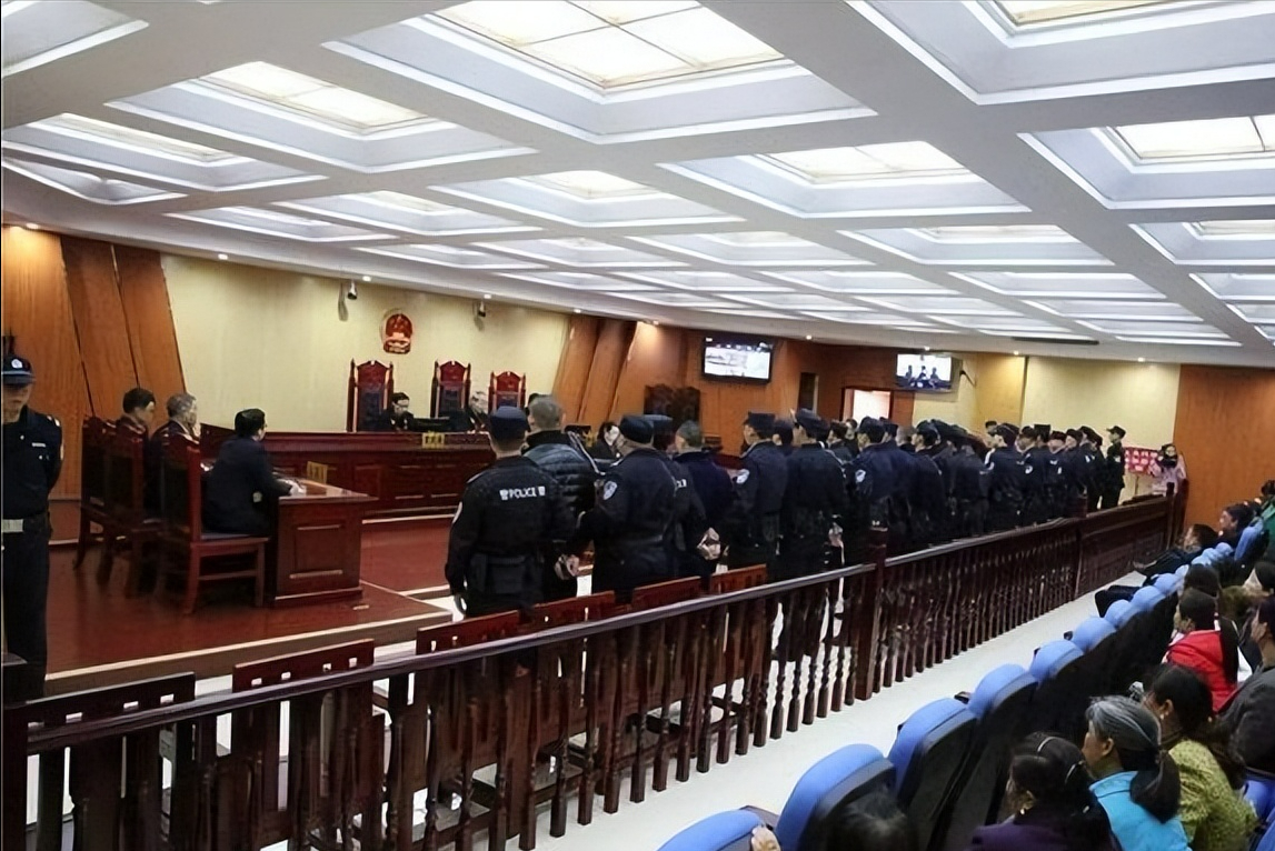 10万刑事律师和普通刑事律师本质区别是「找刑事案件律师多少钱」